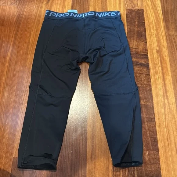 Nike Pro Big Kids' (Boys') Dri-FIT 3/4-Length Tights
Size: L - Picture 3 of 6